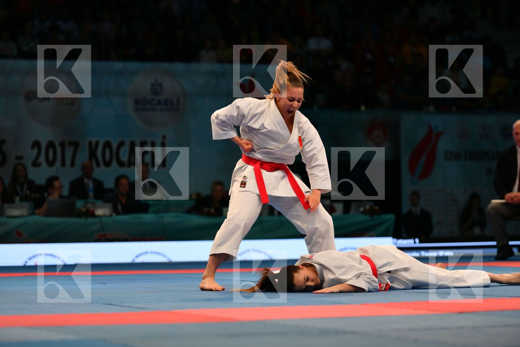 Female team kata France France France Kanku sho