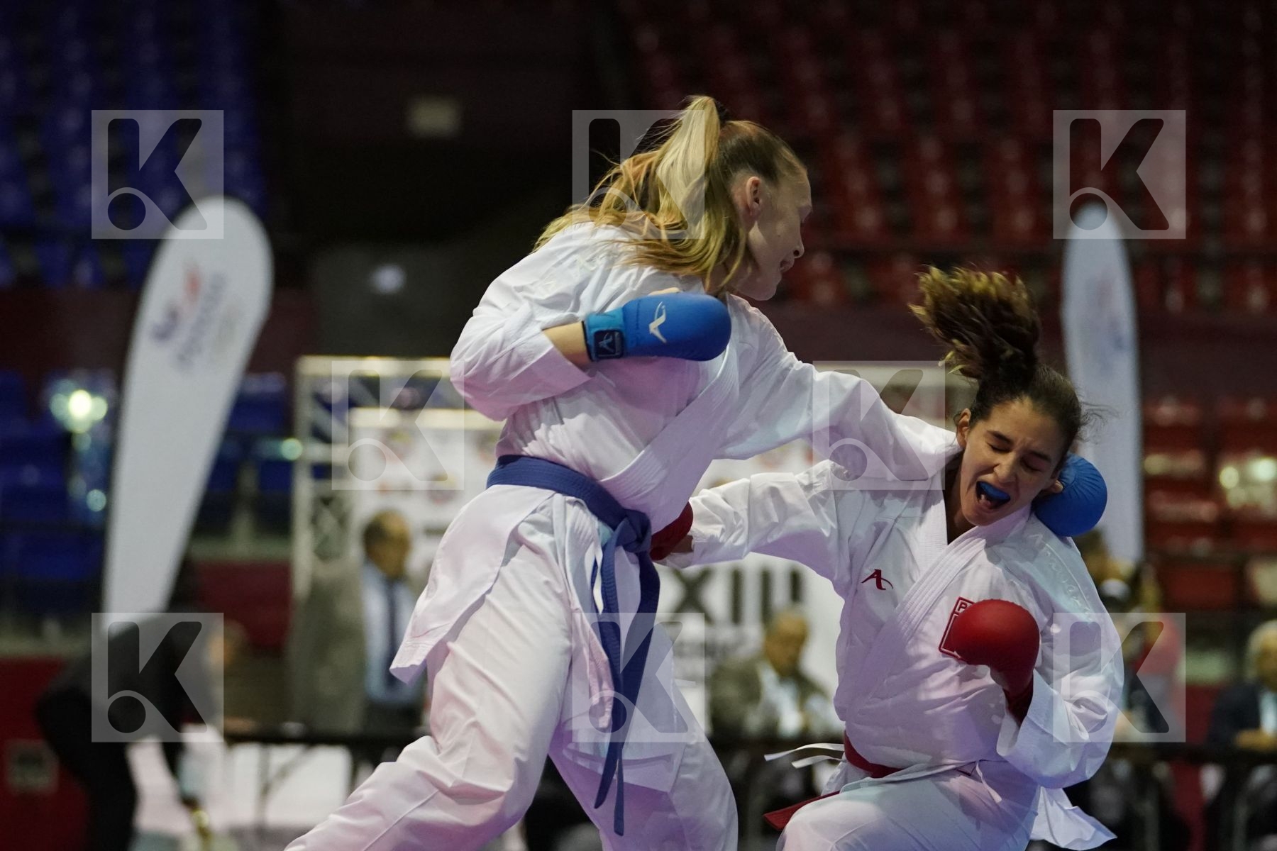 VINDROLA ALESSANDRA (PERU) vs CAMPBELL KATHRYN CANADA in Senior Kumite -55 Kg - Final bout