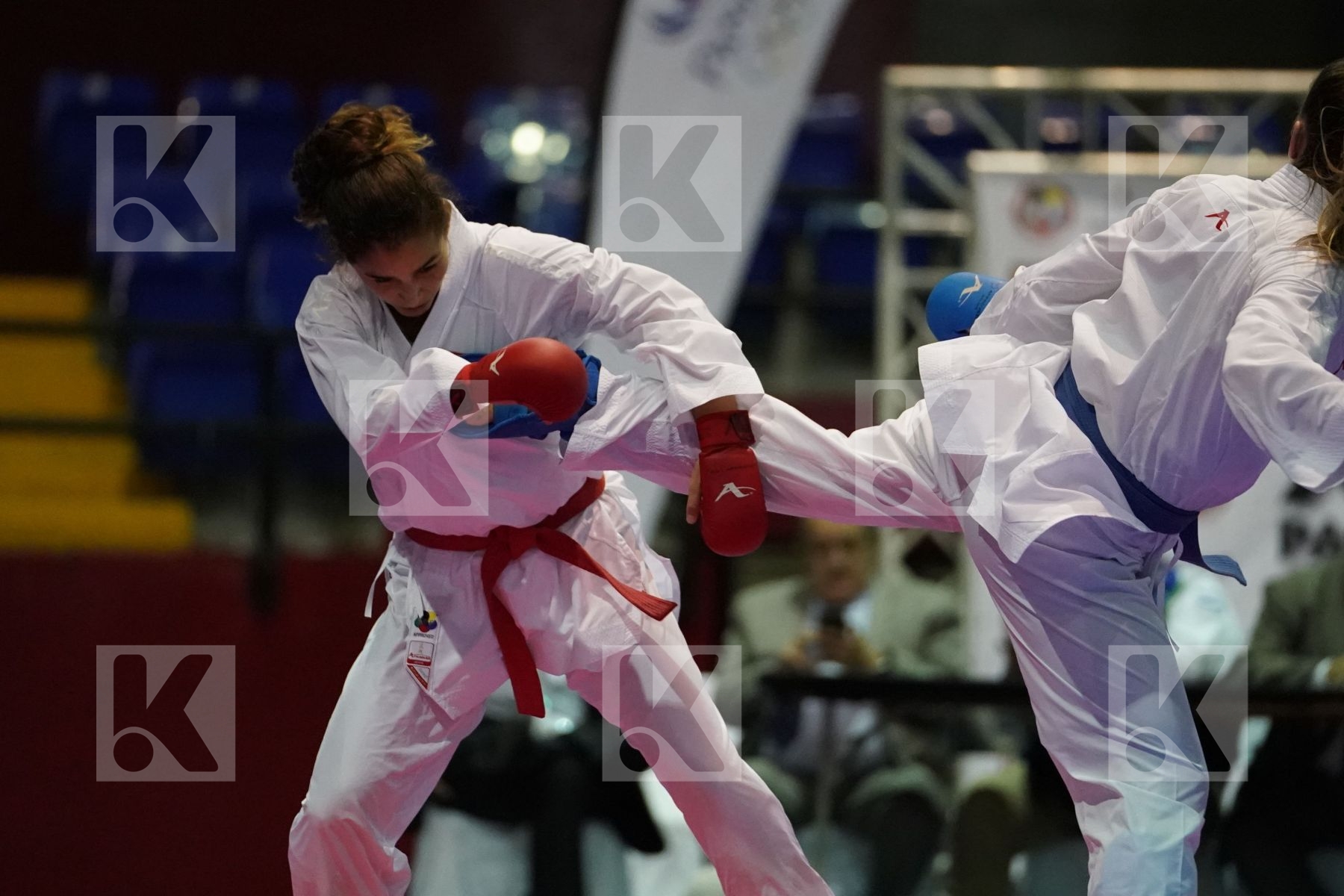 VINDROLA ALESSANDRA (PERU) vs CAMPBELL KATHRYN CANADA in Senior Kumite -55 Kg - Final bout