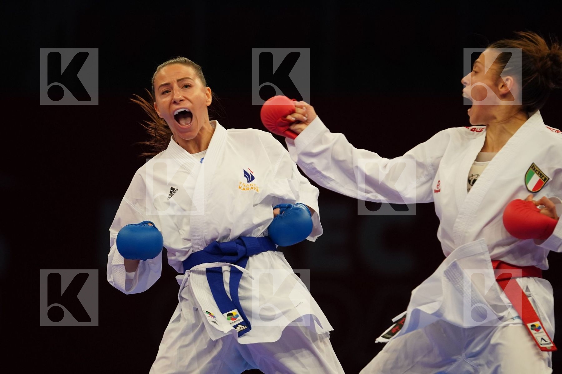 PERFETTO ERMINIA (ITALY) Vs RECCHIA ALEXANDRA (FRANCE) in Senior Kumite -50 Kg - bronze bout