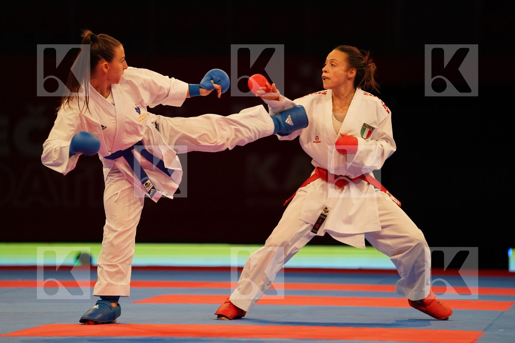 PERFETTO ERMINIA (ITALY) Vs RECCHIA ALEXANDRA (FRANCE) in Senior Kumite -50 Kg - bronze bout