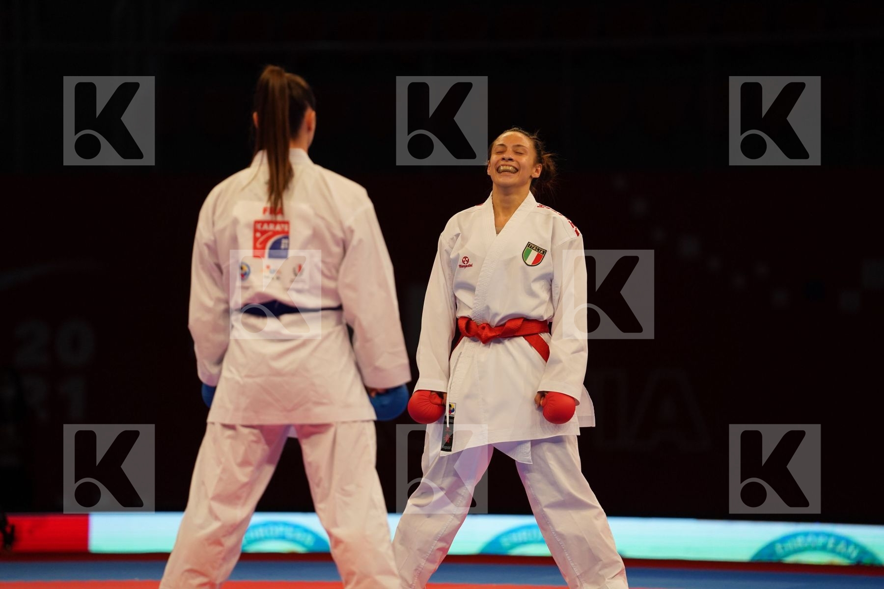PERFETTO ERMINIA (ITALY) Vs RECCHIA ALEXANDRA (FRANCE) in Senior Kumite -50 Kg - bronze bout