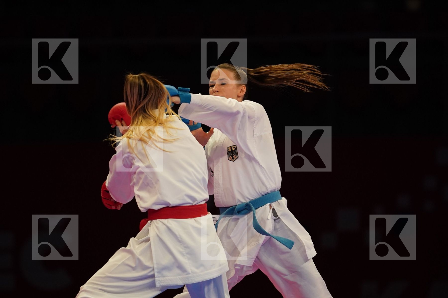 OZCELIK ARAPOGLU SERAP (TURKEY) Vs HUBRICH SHARA (GERMANY) in Senior Kumite -50 Kg - Final bout