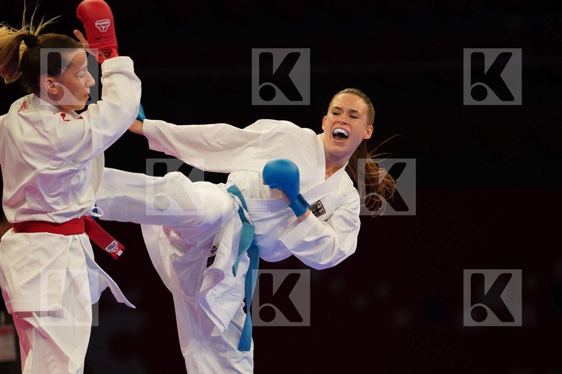OZCELIK ARAPOGLU SERAP (TURKEY) Vs HUBRICH SHARA (GERMANY) in Senior Kumite -50 Kg - Final bout