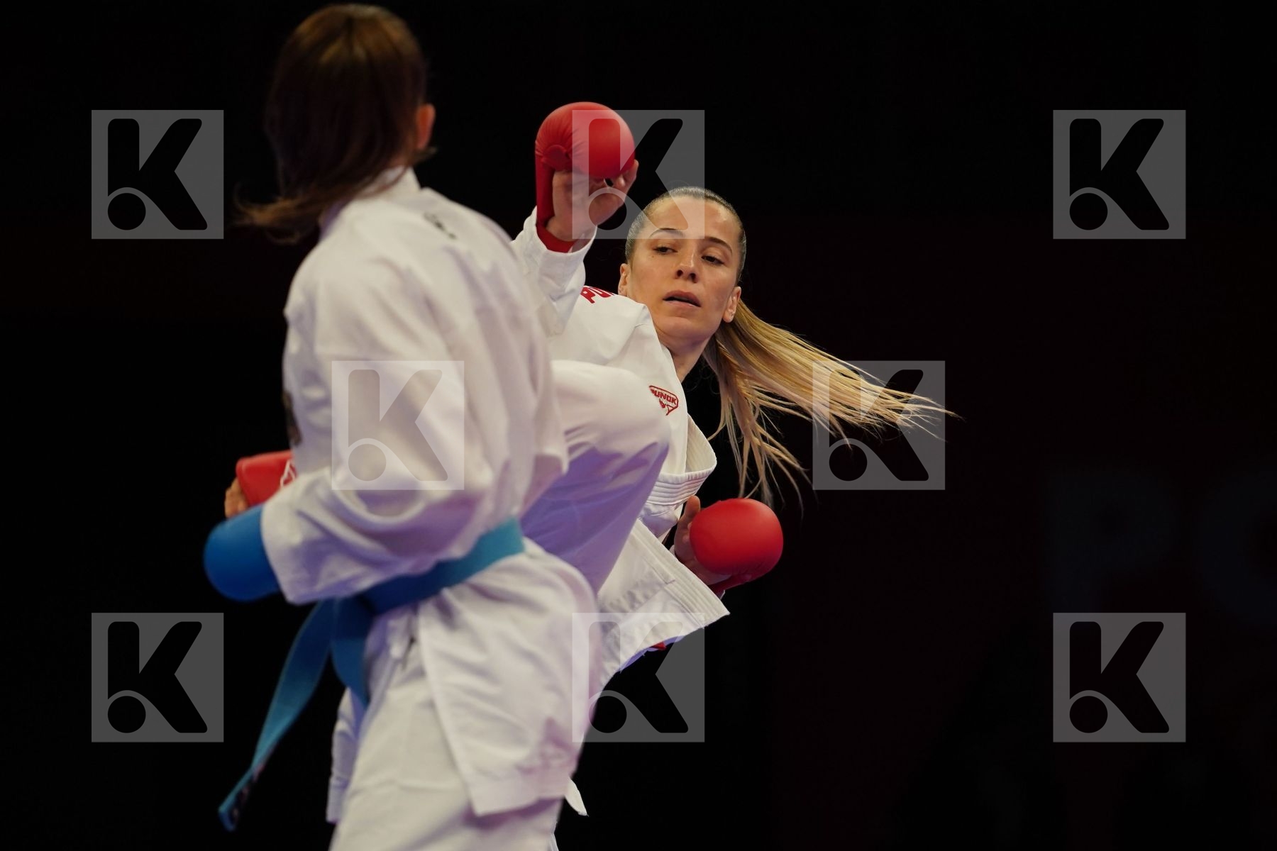OZCELIK ARAPOGLU SERAP (TURKEY) Vs HUBRICH SHARA (GERMANY) in Senior Kumite -50 Kg - Final bout