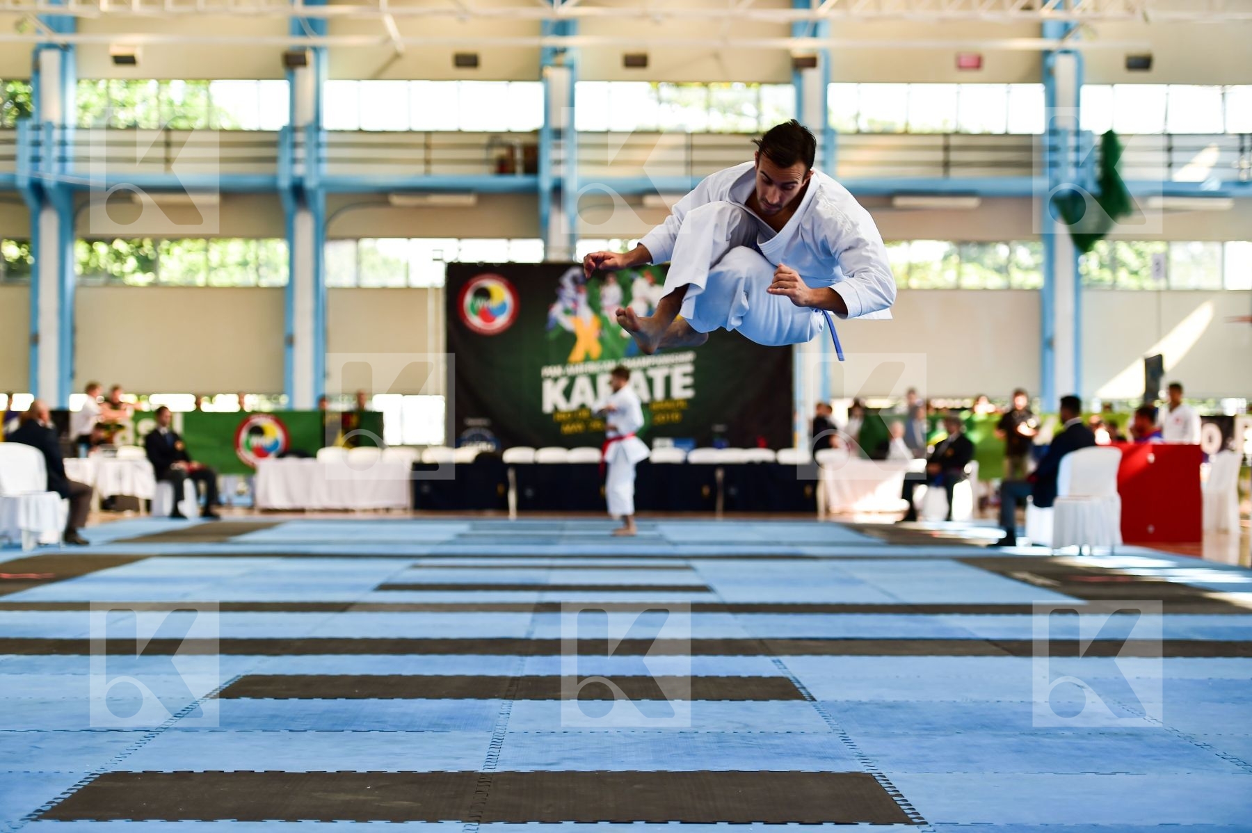 Top action photo N°2