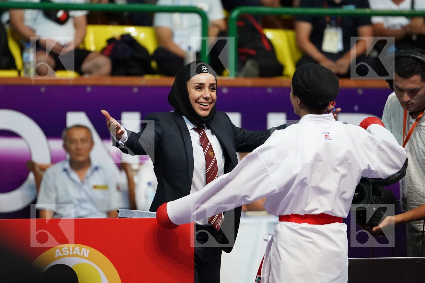KHAKSAR TRAVAT (ISLAMIC REPUBLIC OF IRAN) vs RAKHIMOVA SEVINCH (UZBEKISTAN) in Senior Kumite -55 Kg - Final bout