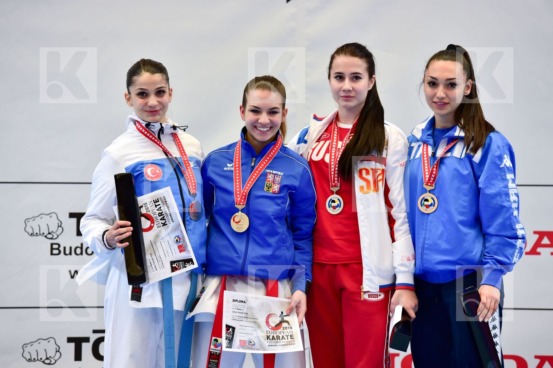 Bozan Dilara female finals junior kata shureido Turkey