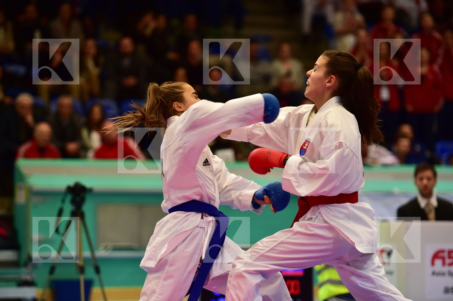 -48 kg Adidas Bourcois Aurore female finals france junior kumite