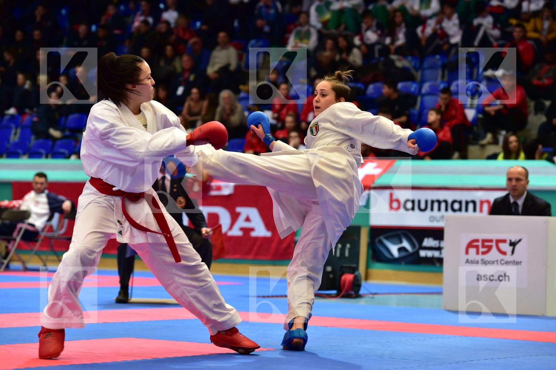 +59 kg Avazeri Lea female finals france italy junior kumite Stag