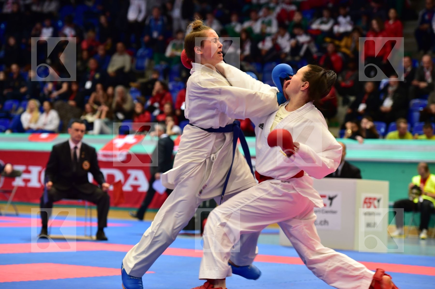 +59 kg Avazeri Lea female finals france italy junior kumite Stag