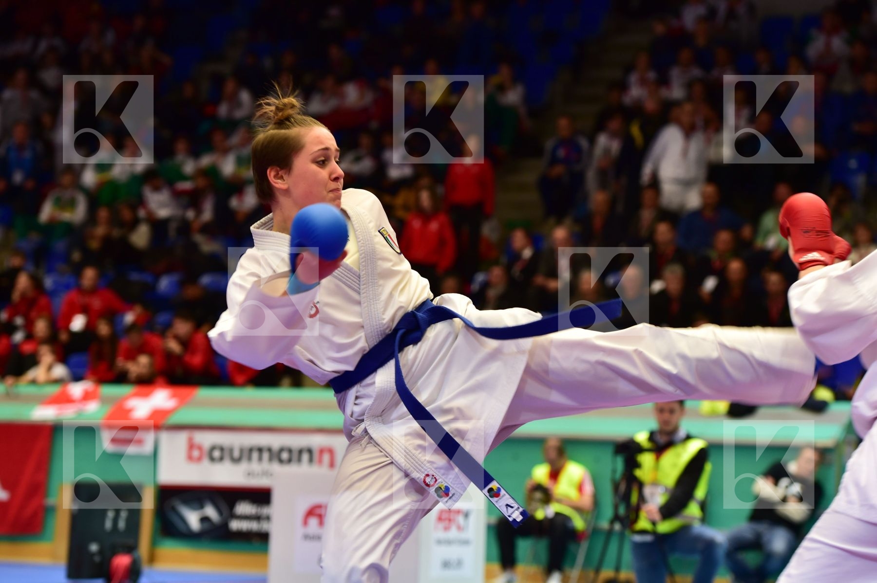 +59 kg Avazeri Lea female finals france italy junior kumite SMAI