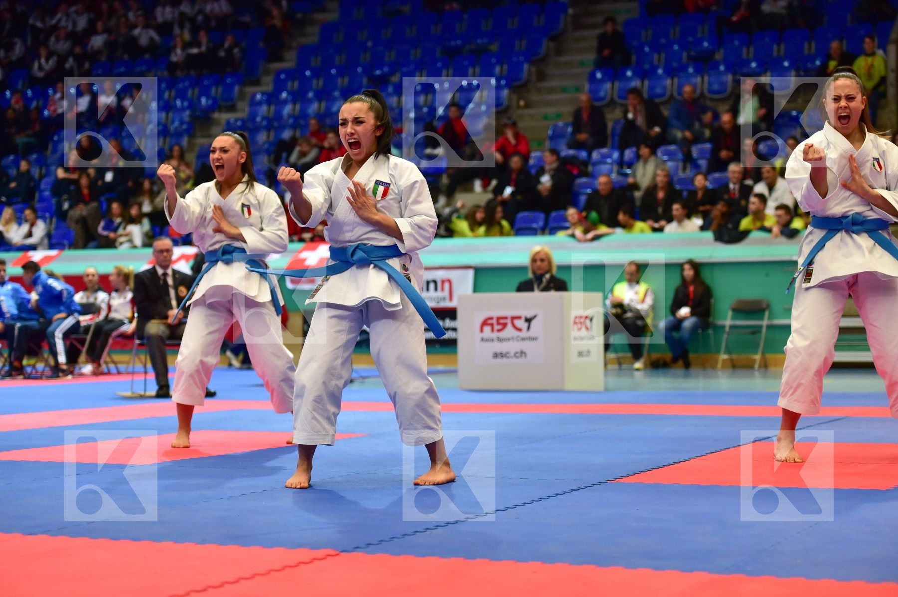 female finals italy junior kata team