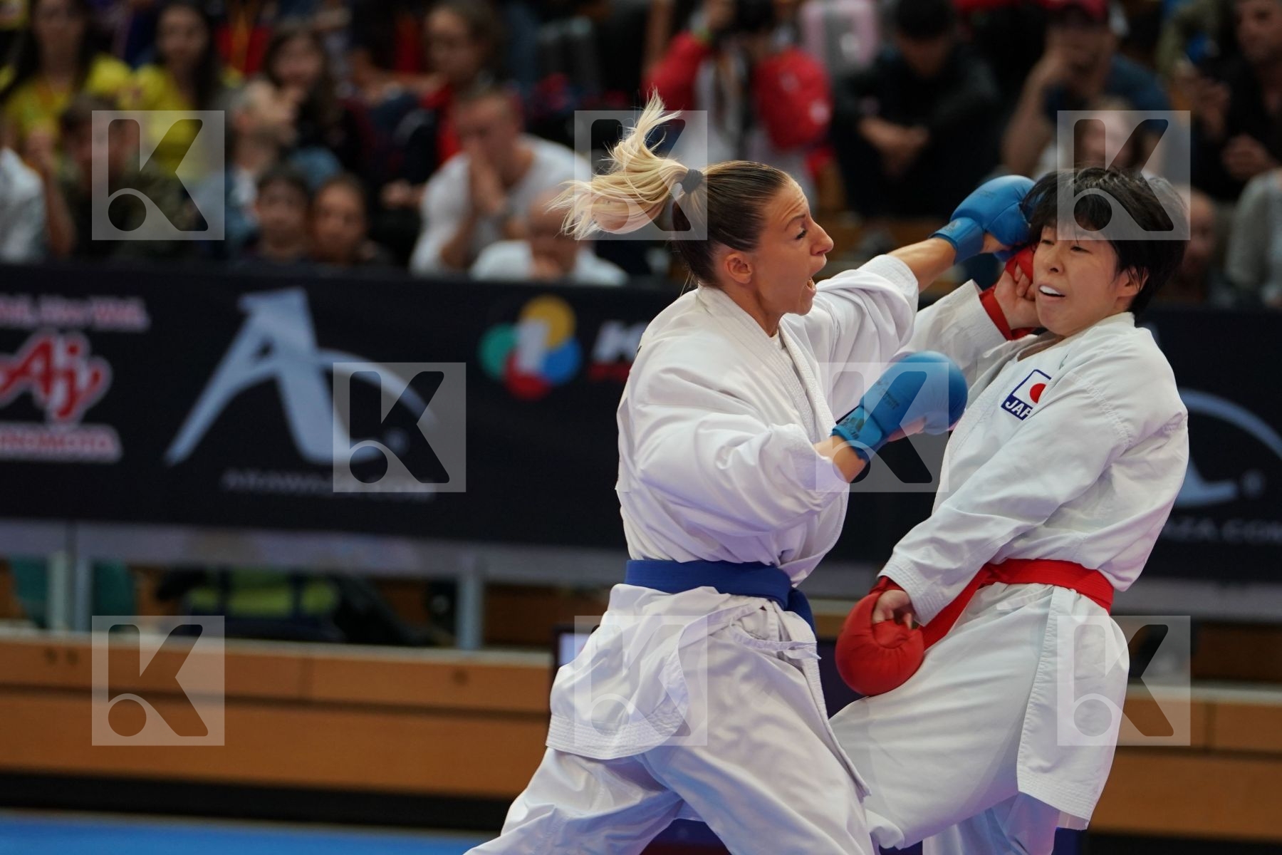 ENDO CHINATSU (JAPAN) vs RECCHIA ALEXANDRA (FRANCE) in Senior Kumite -50 Kg - Bronze bout