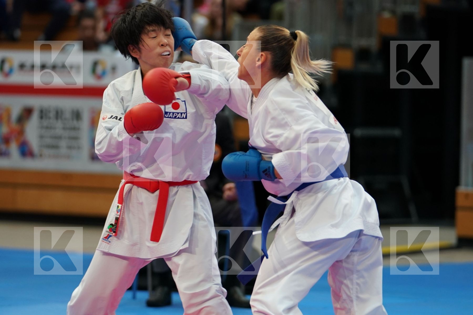 ENDO CHINATSU (JAPAN) vs RECCHIA ALEXANDRA (FRANCE) in Senior Kumite -50 Kg - Bronze bout