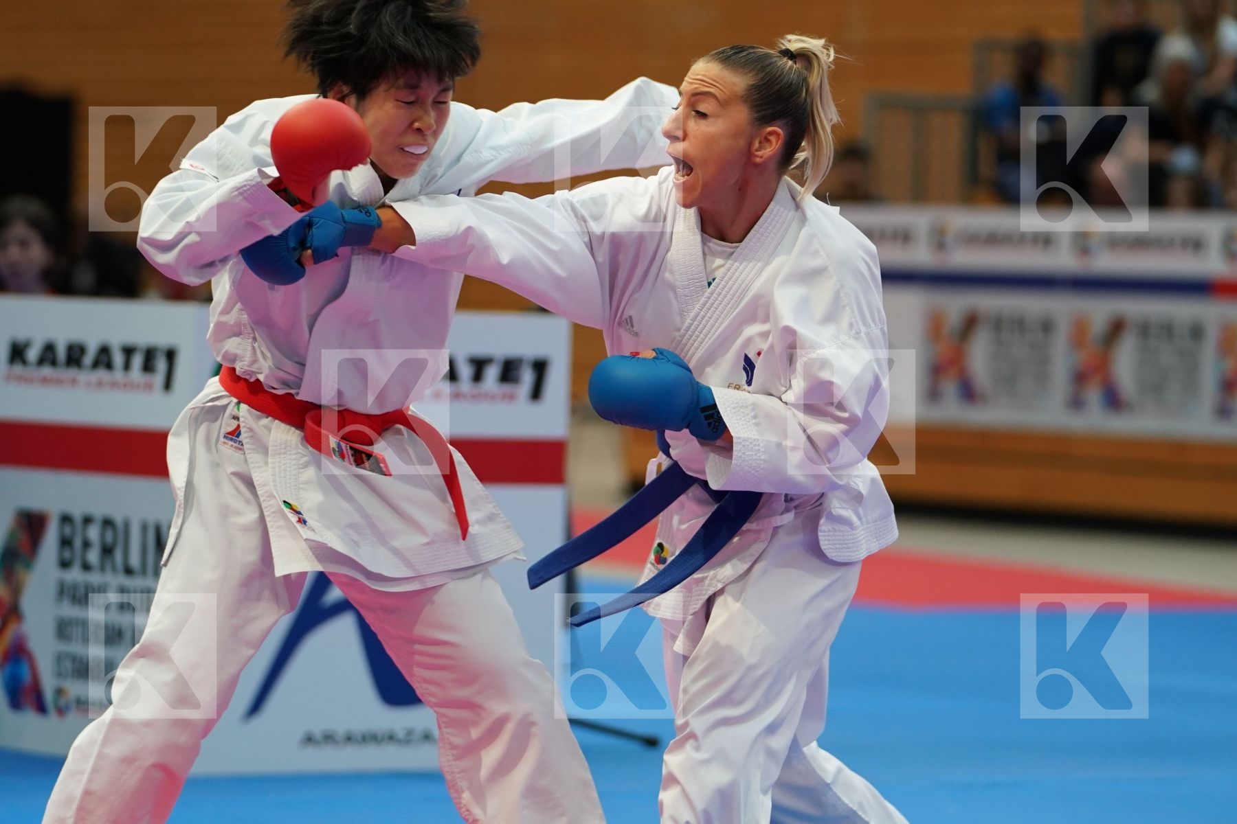 ENDO CHINATSU (JAPAN) vs RECCHIA ALEXANDRA (FRANCE) in Senior Kumite -50 Kg - Bronze bout