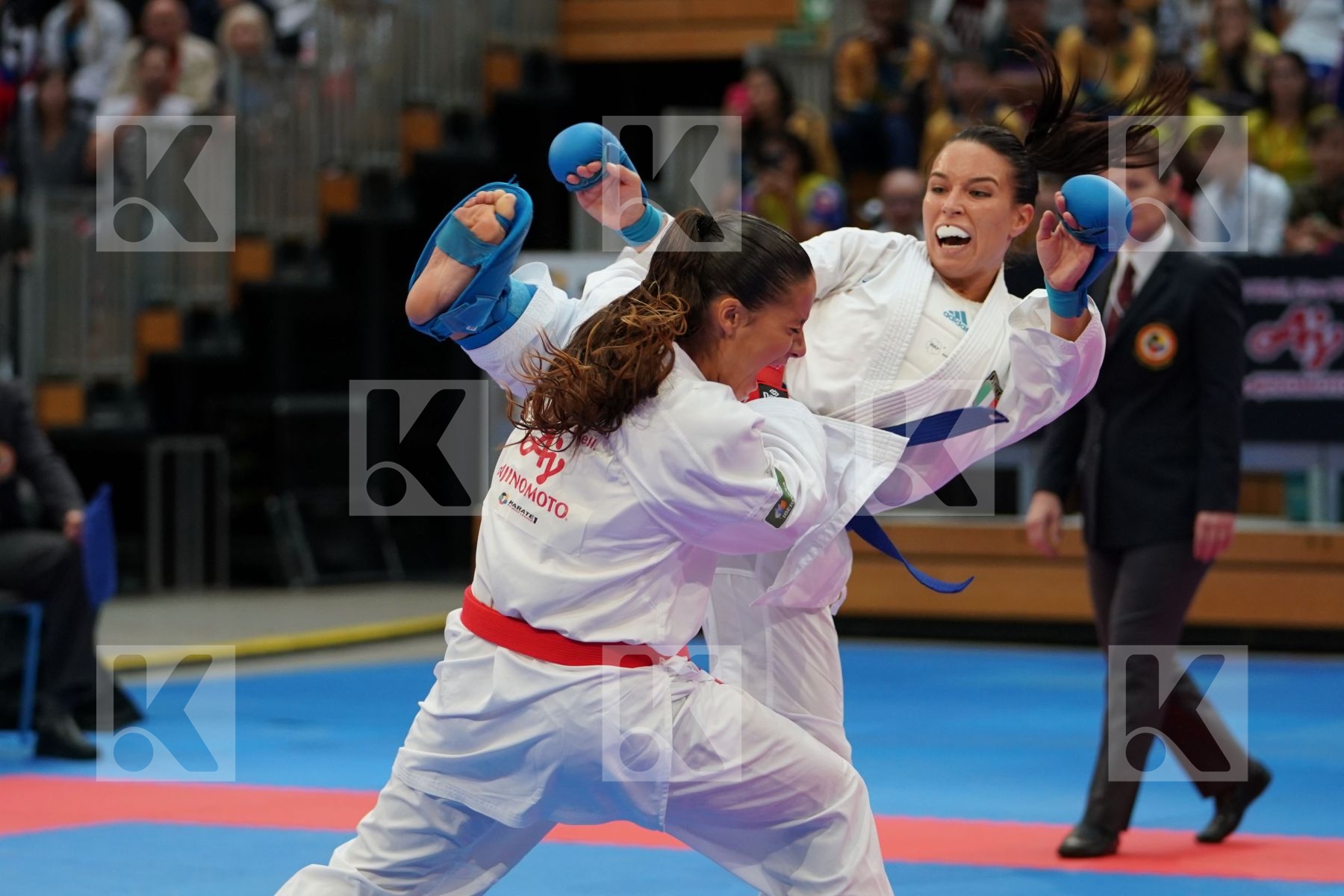 FERNANDEZ OSORIO CARLOTA (SPAIN) vs CARDIN SARA (ITALIA) in Senior Kumite -55 Kg - Bronze bout