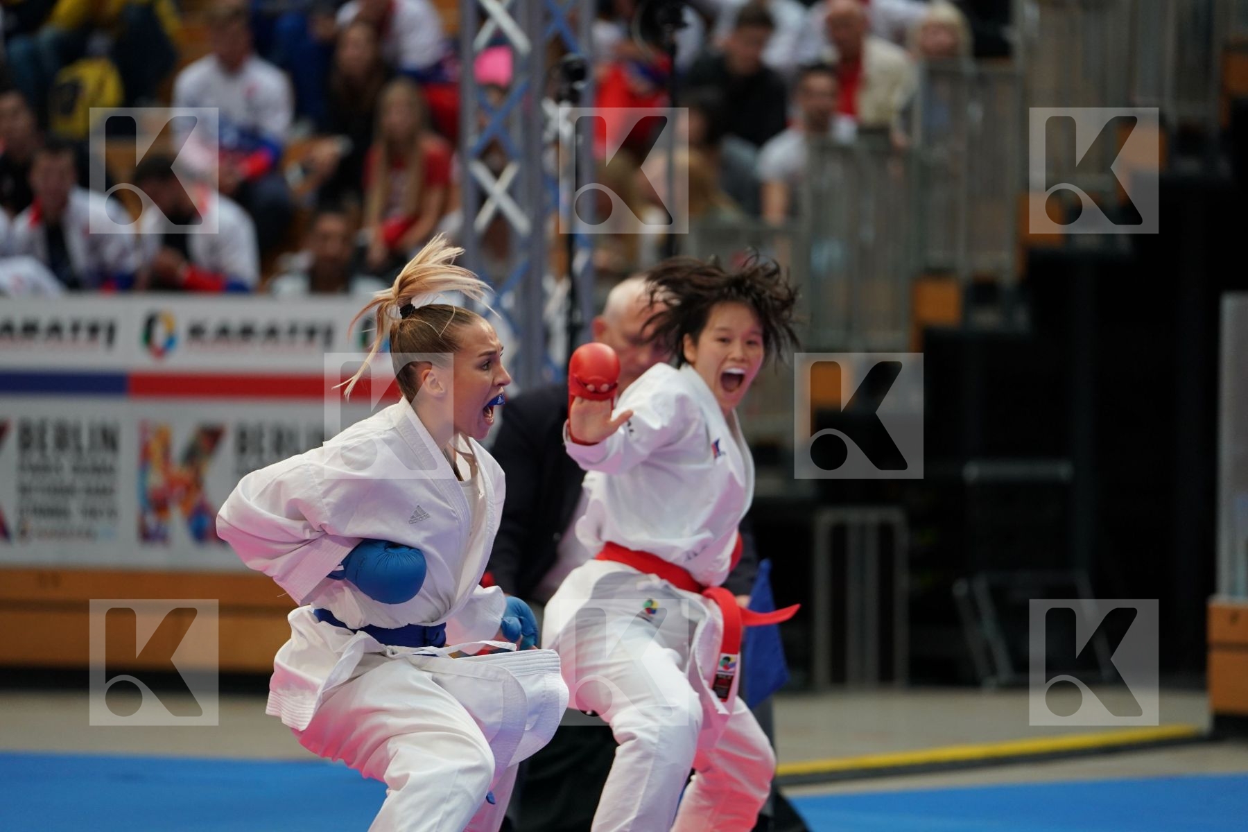 MORIGUCHI AYAMI (JAPAN) vs PHILIPPE GWENDOLINE (FRANCE) in Senior Kumite -67 Kg, Senior Kumite Ð 61 Kg - Bronze bout