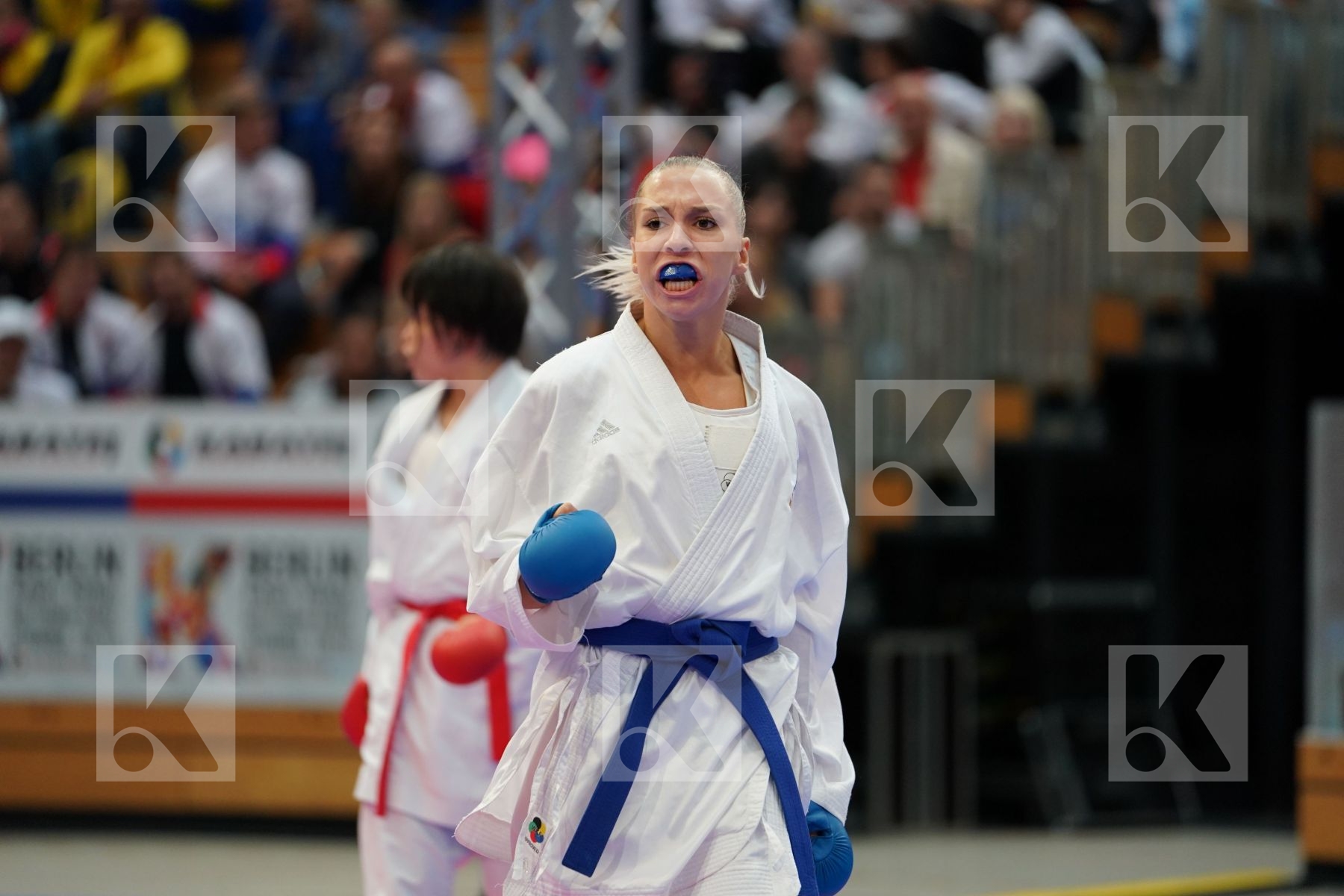 MORIGUCHI AYAMI (JAPAN) vs PHILIPPE GWENDOLINE (FRANCE) in Senior Kumite -67 Kg, Senior Kumite Ð 61 Kg - Bronze bout