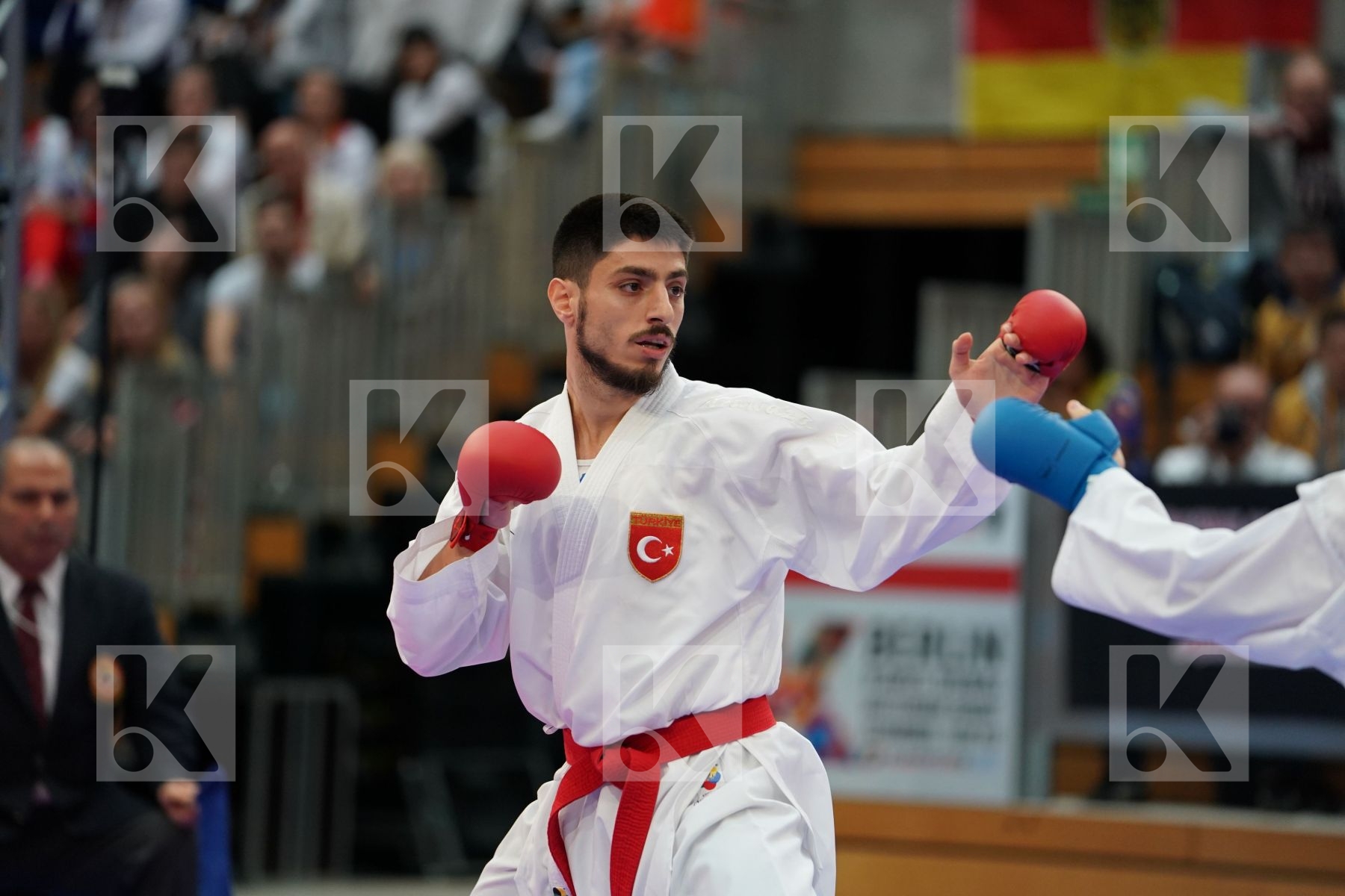 ELTEMUR ERMAN (TURKEY) vs SCOTT THOMAS (UNITED STATE) in Senior Kumite Ð 75 Kg - Bronze bout