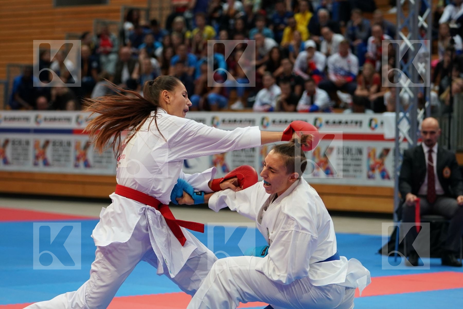 KOPUNOVA MIROSLAVA (SLOVAKIA) vs SEMERARO SILVIA (ITALIA) in Senior Kumite Ð 68 Kg - Bronze bout