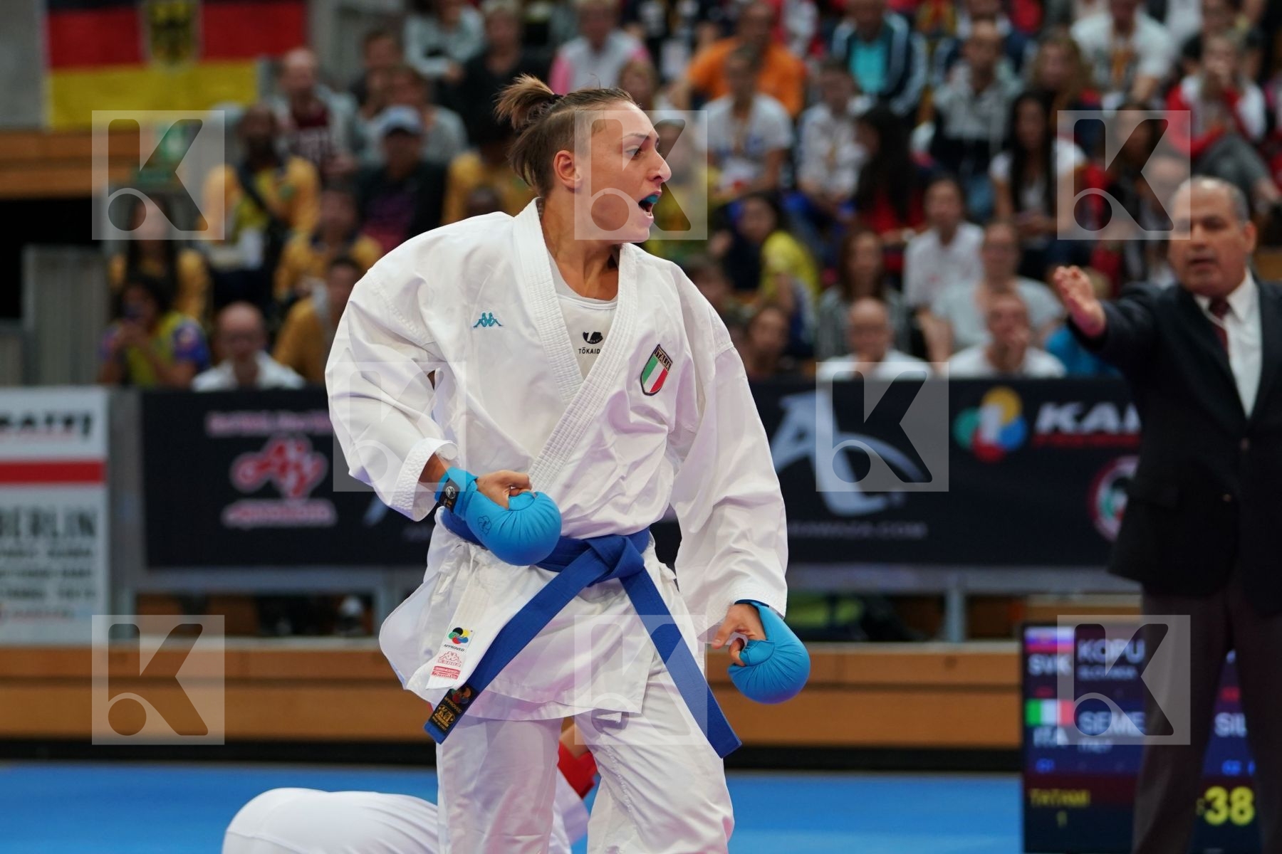 KOPUNOVA MIROSLAVA (SLOVAKIA) vs SEMERARO SILVIA (ITALIA) in Senior Kumite Ð 68 Kg - Bronze bout
