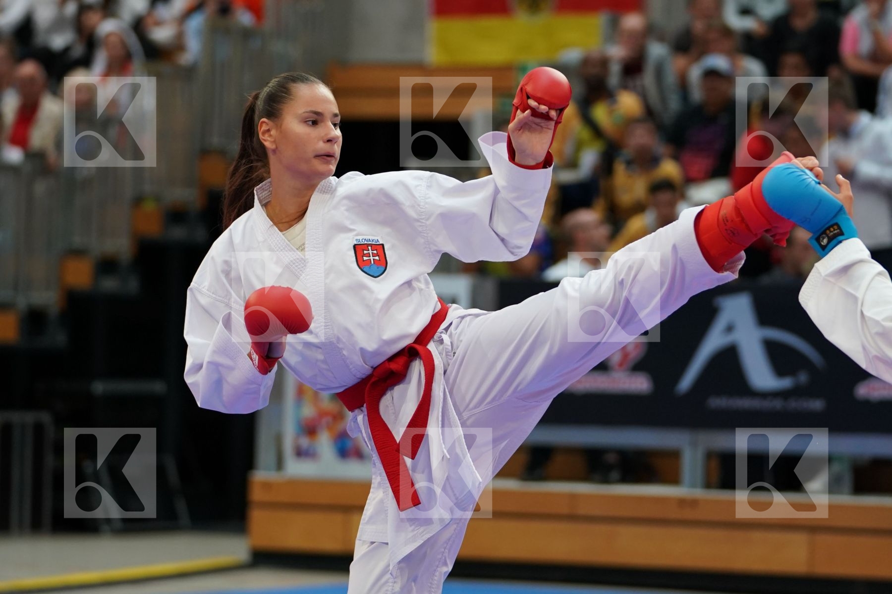 KOPUNOVA MIROSLAVA (SLOVAKIA) vs SEMERARO SILVIA (ITALIA) in Senior Kumite Ð 68 Kg - Bronze bout
