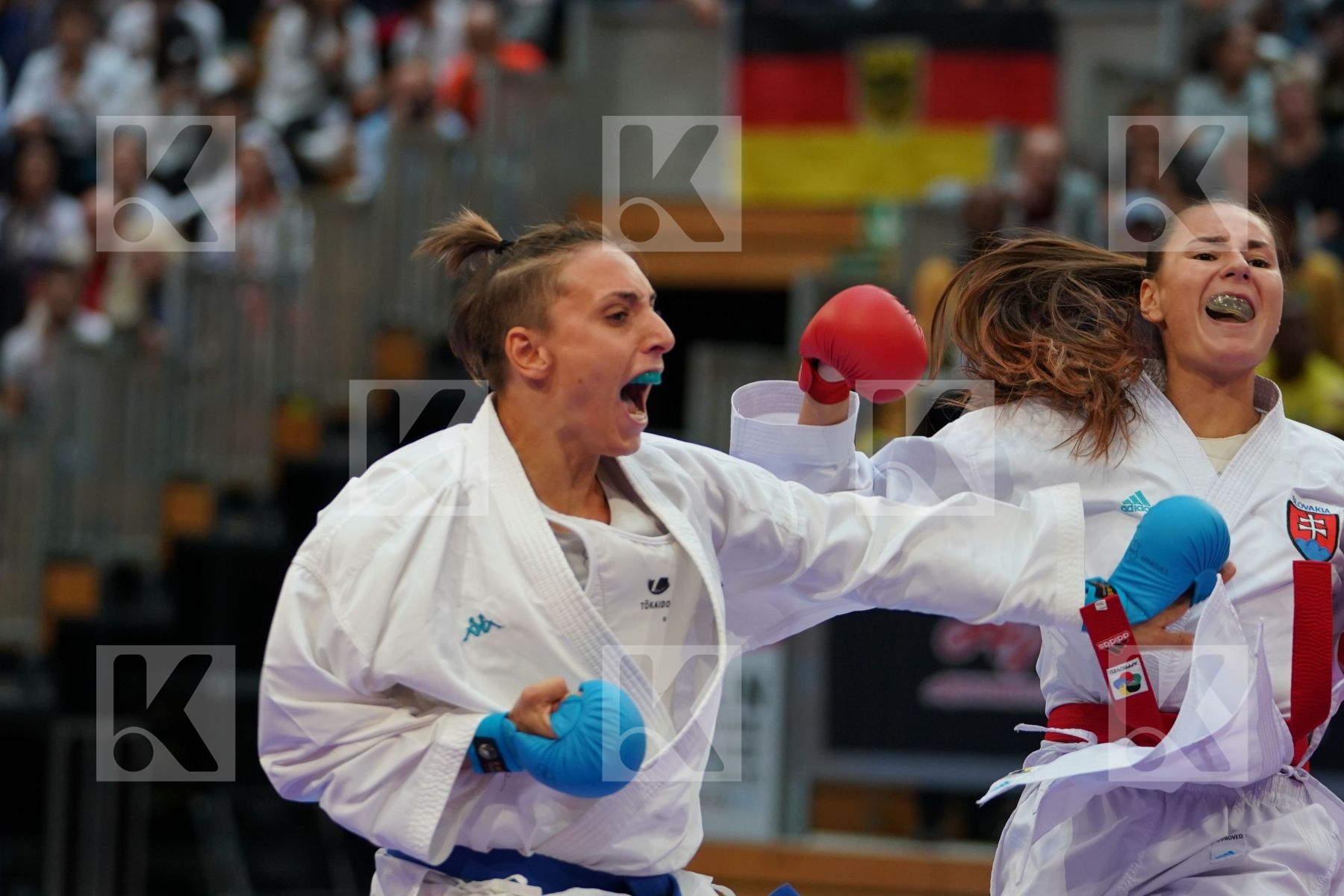KOPUNOVA MIROSLAVA (SLOVAKIA) vs SEMERARO SILVIA (ITALIA) in Senior Kumite Ð 68 Kg - Bronze bout