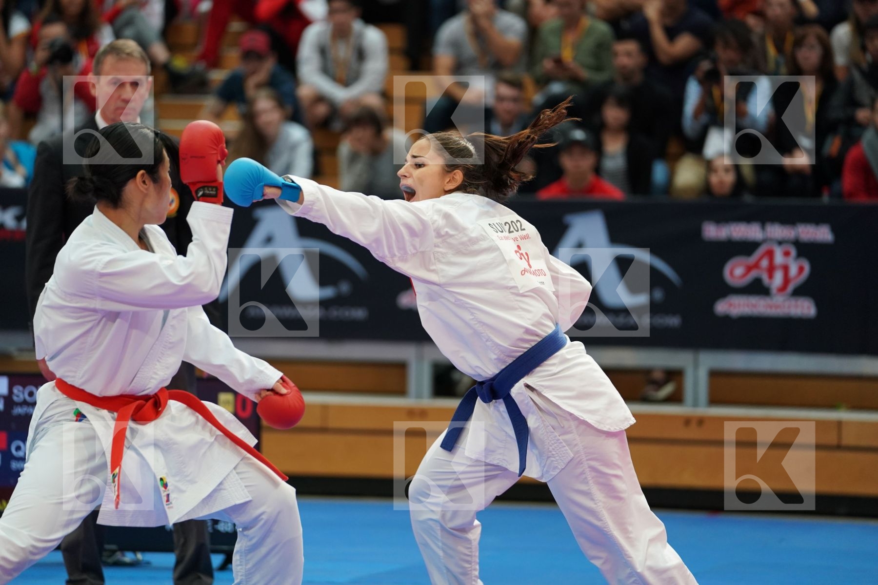 SOMEYA KAYO (JAPAN) vs QUIRICI ELENA (SWITZERLAND) in Senior Kumite Ð 68 Kg - Bronze bout