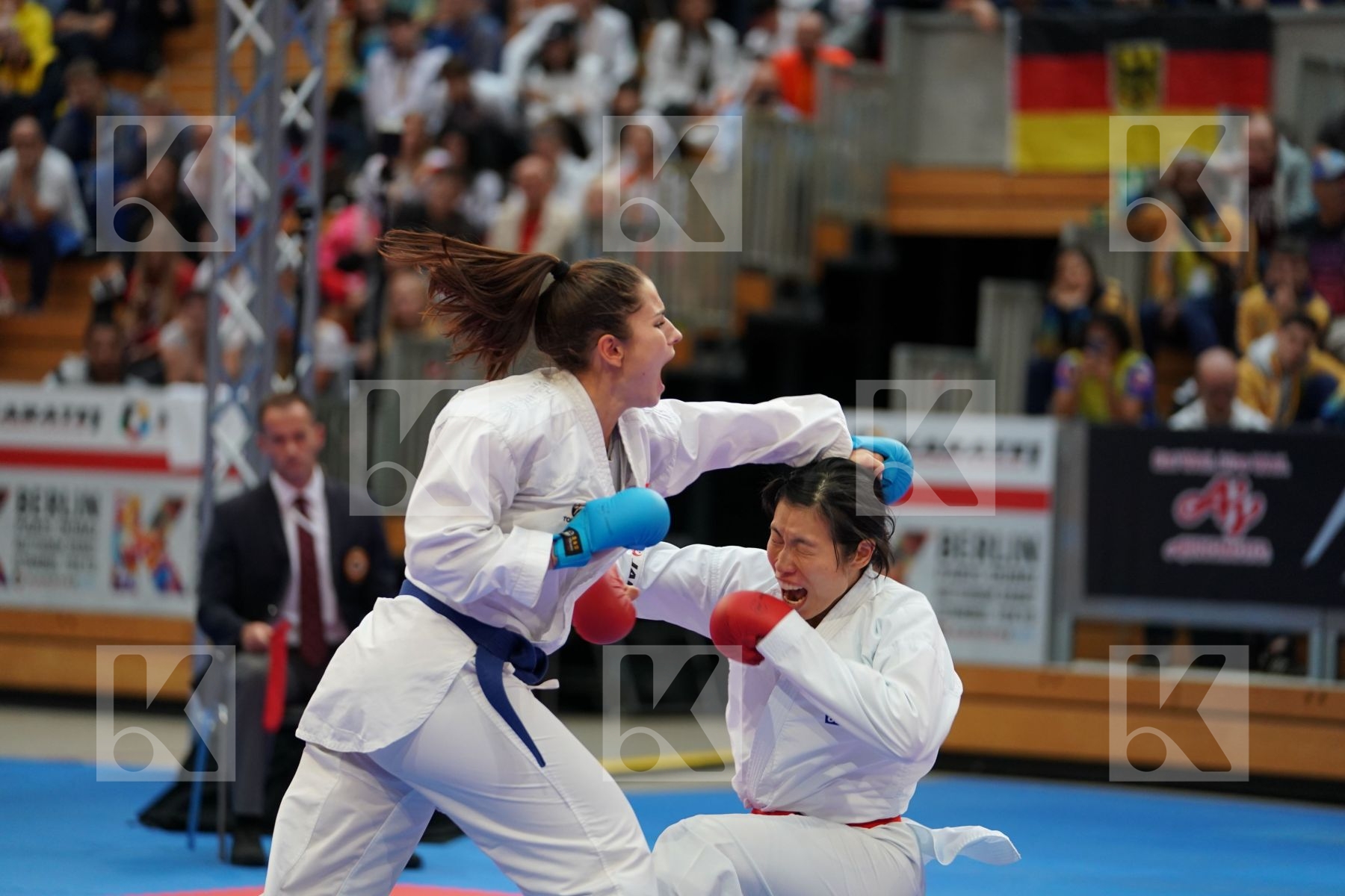 SOMEYA KAYO (JAPAN) vs QUIRICI ELENA (SWITZERLAND) in Senior Kumite Ð 68 Kg - Bronze bout
