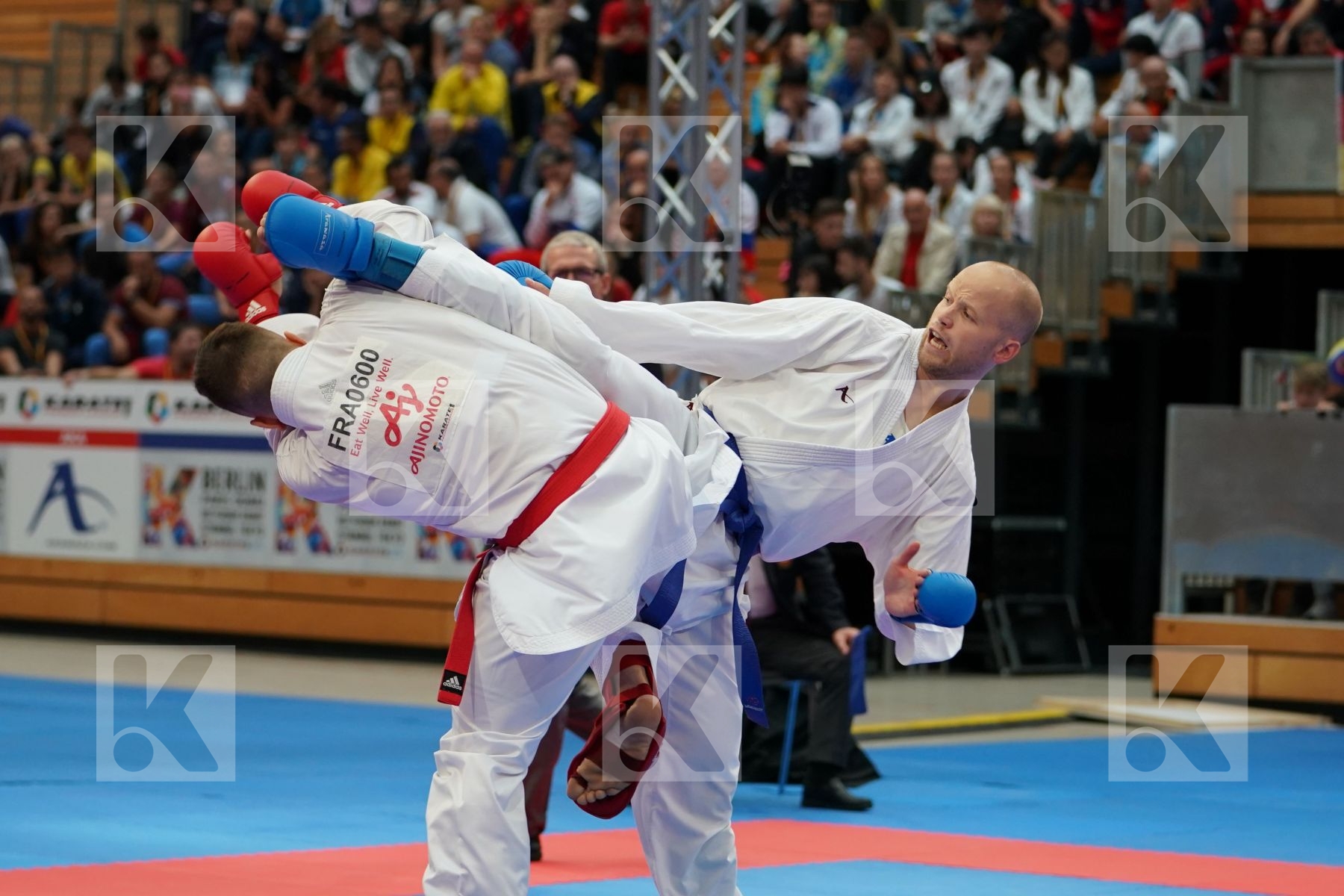 DA COSTA JESSIE (FRANCE) vs PETERSEN TIMOTHY (NETHERLANDS) in Senior Kumite Ð 84 Kg - Bronze bout