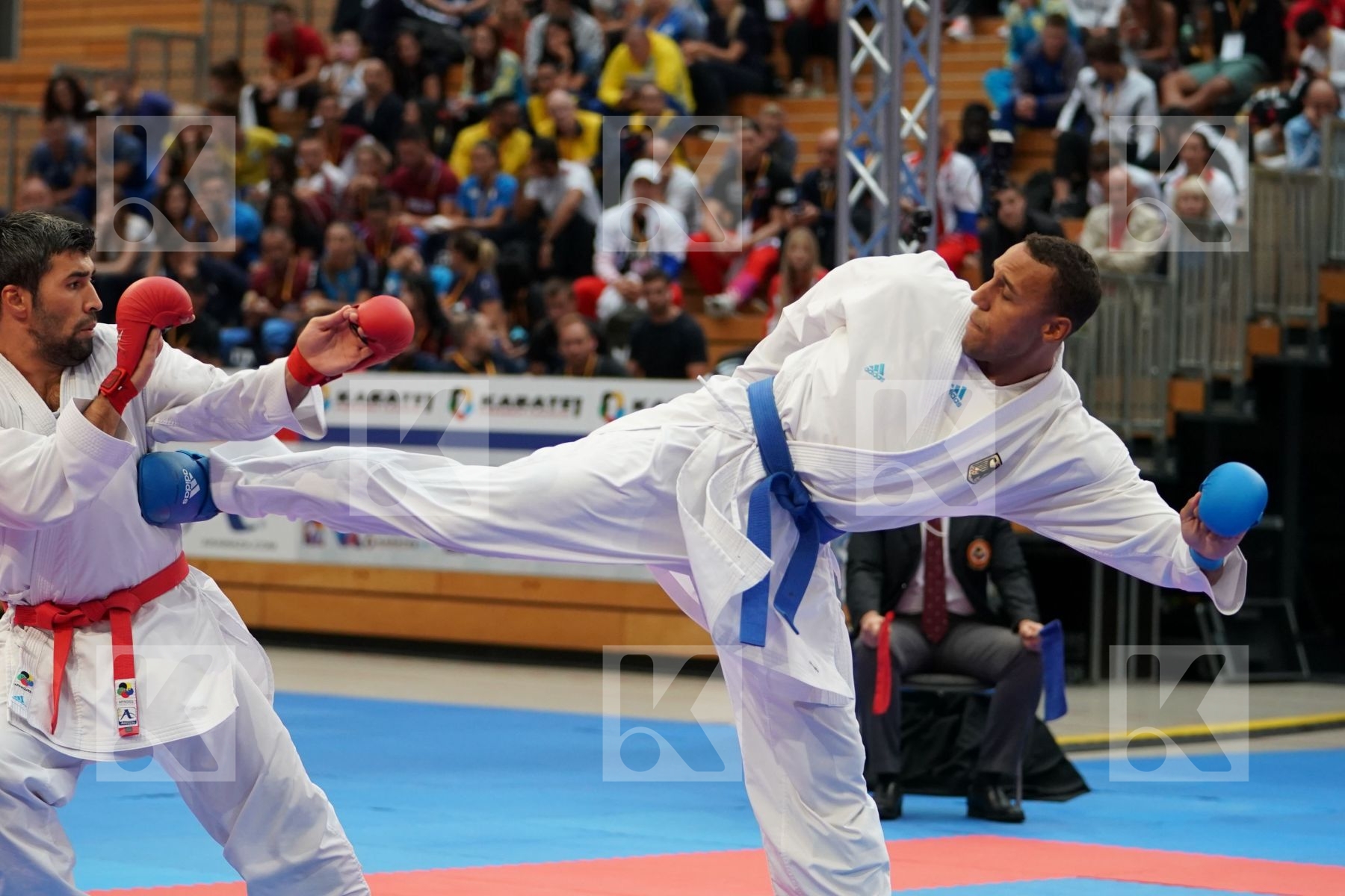ATAMOV SHAHIN (AZERBAIJAN) vs HORNE JONATHAN (GERMANY) in Senior Kumite 84+ Kg - Bronze bout