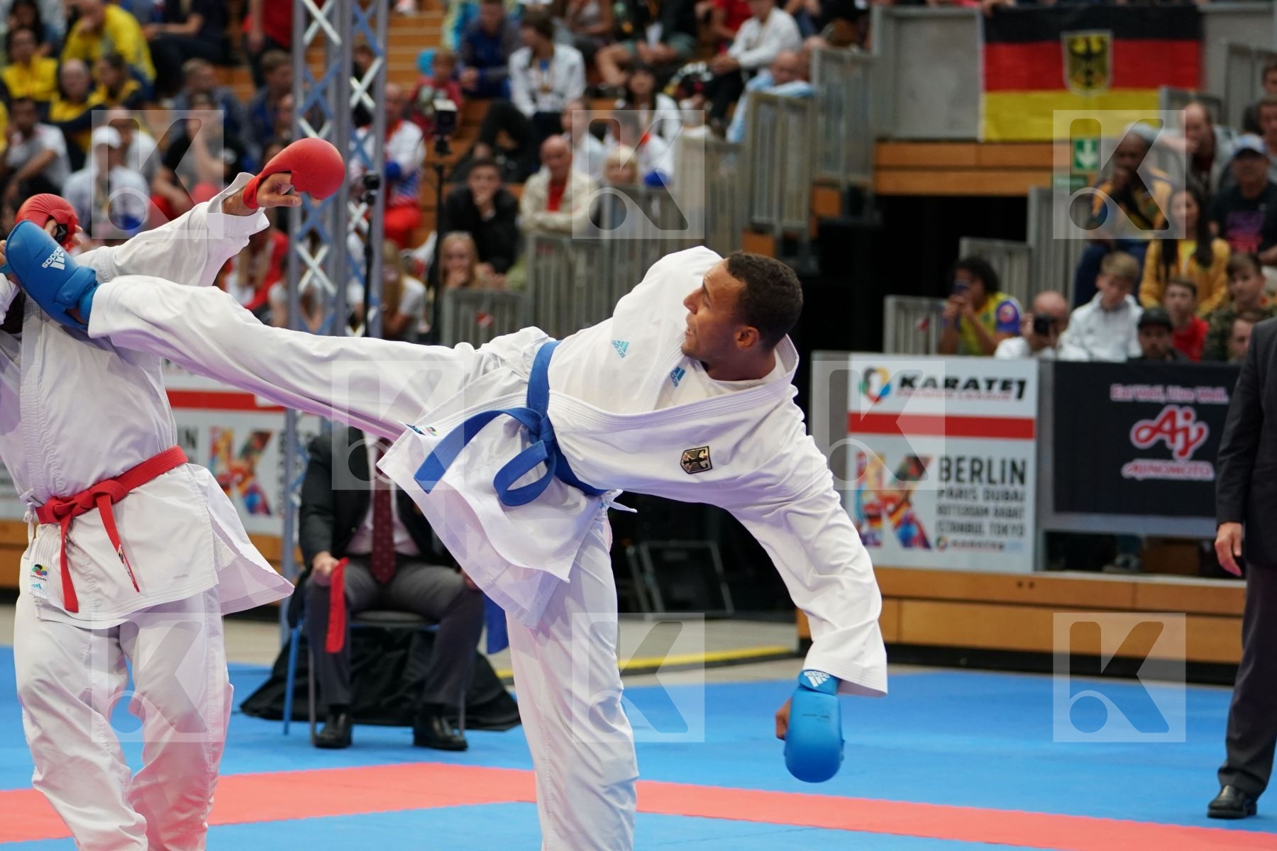 ATAMOV SHAHIN (AZERBAIJAN) vs HORNE JONATHAN (GERMANY) in Senior Kumite 84+ Kg - Bronze bout