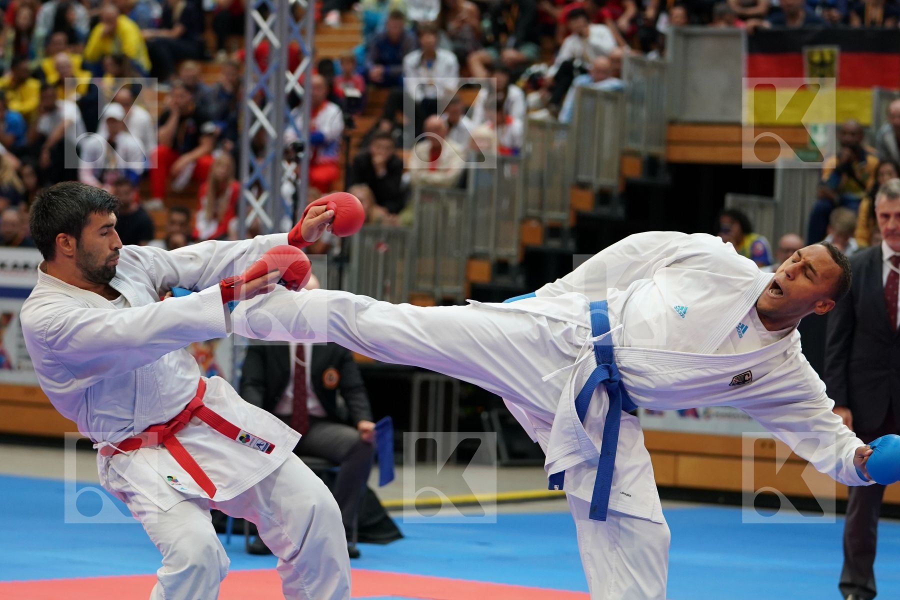ATAMOV SHAHIN (AZERBAIJAN) vs HORNE JONATHAN (GERMANY) in Senior Kumite 84+ Kg - Bronze bout