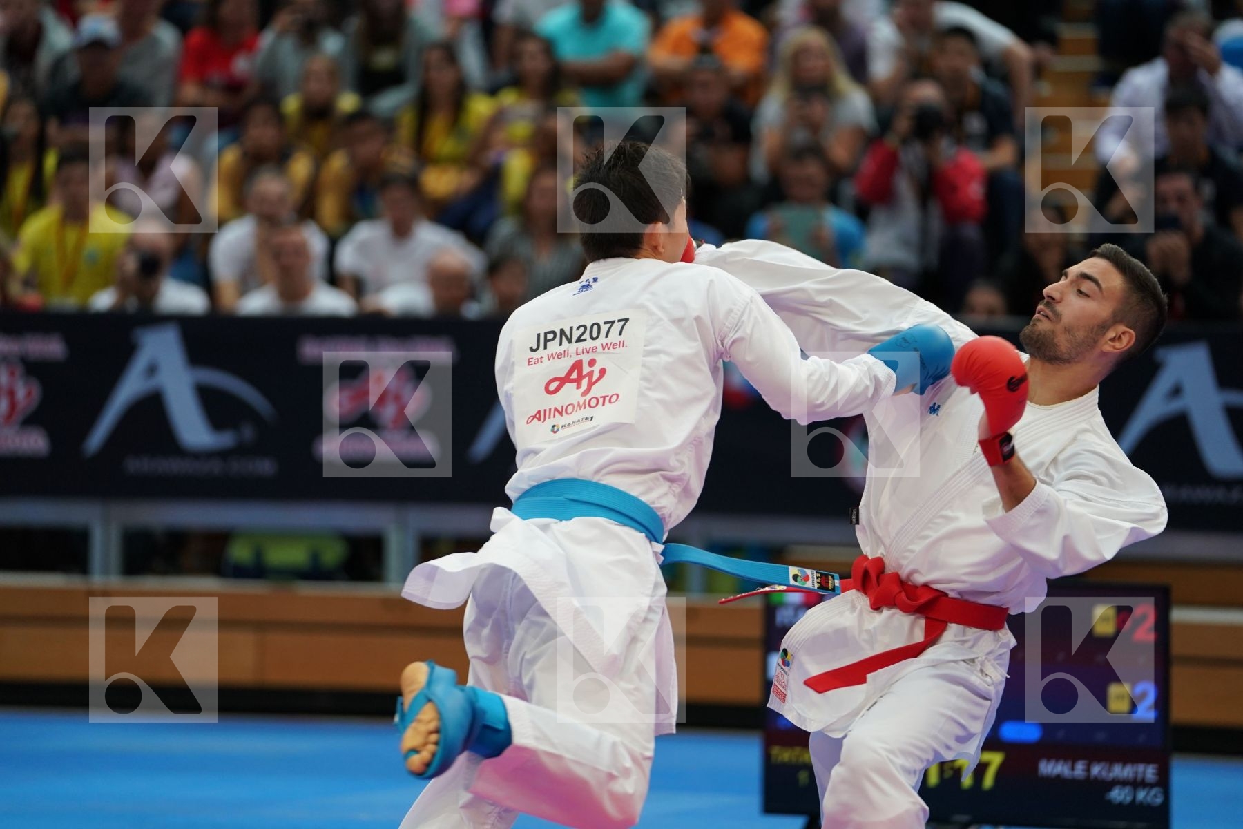 CRESCENZO ANGELO (ITALIA) vs KOZAKI YUGO (JAPAN) in Senior Kumite -60 Kg - Gold bout