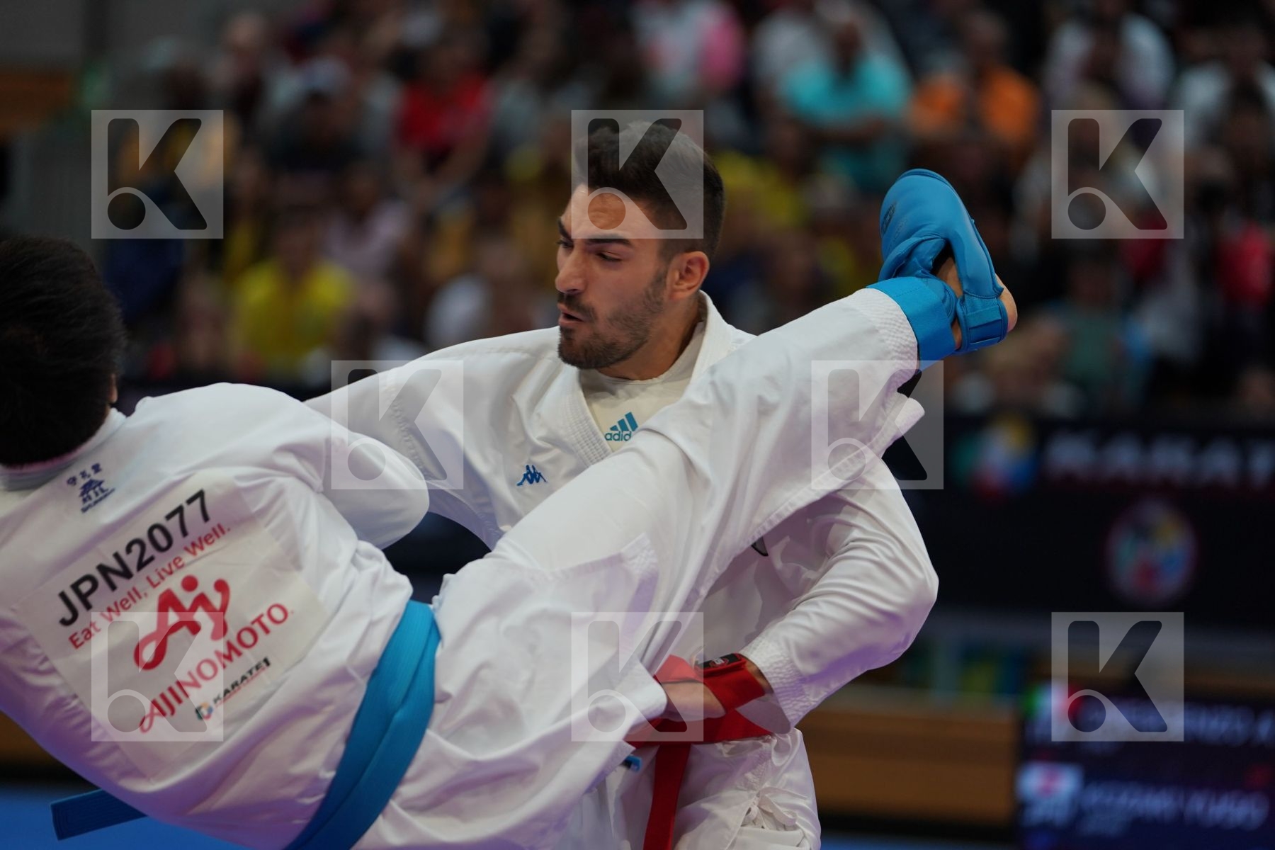 CRESCENZO ANGELO (ITALIA) vs KOZAKI YUGO (JAPAN) in Senior Kumite -60 Kg - Gold bout