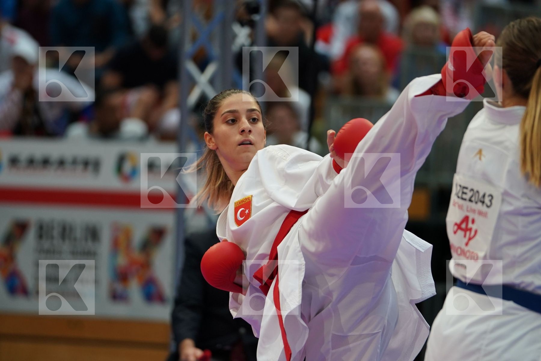 Eltemur Eda (TURKEY) vs ZARETSKA IRINA (AZERBAIJAN) in Senior Kumite Ð 68 Kg - Gold bout