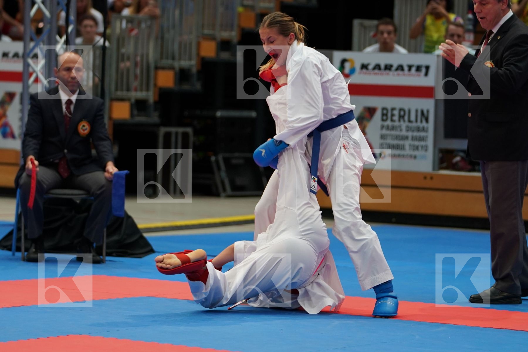 Eltemur Eda (TURKEY) vs ZARETSKA IRINA (AZERBAIJAN) in Senior Kumite Ð 68 Kg - Gold bout