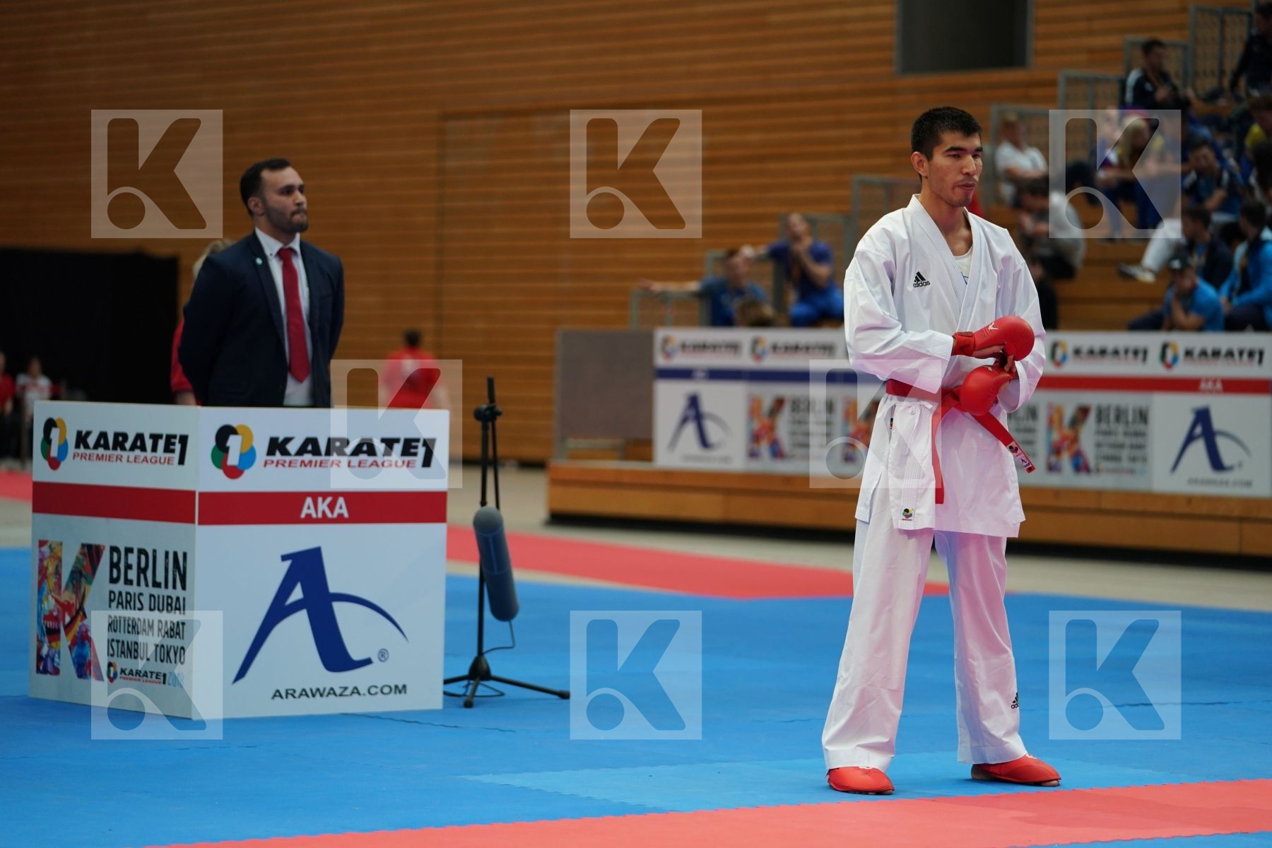 YULDASHEV DANIYAR (KAZAKHSTAN) vs ARAGA RYUTARO (JAPAN) in Senior Kumite Ð 84 Kg - Gold bout
