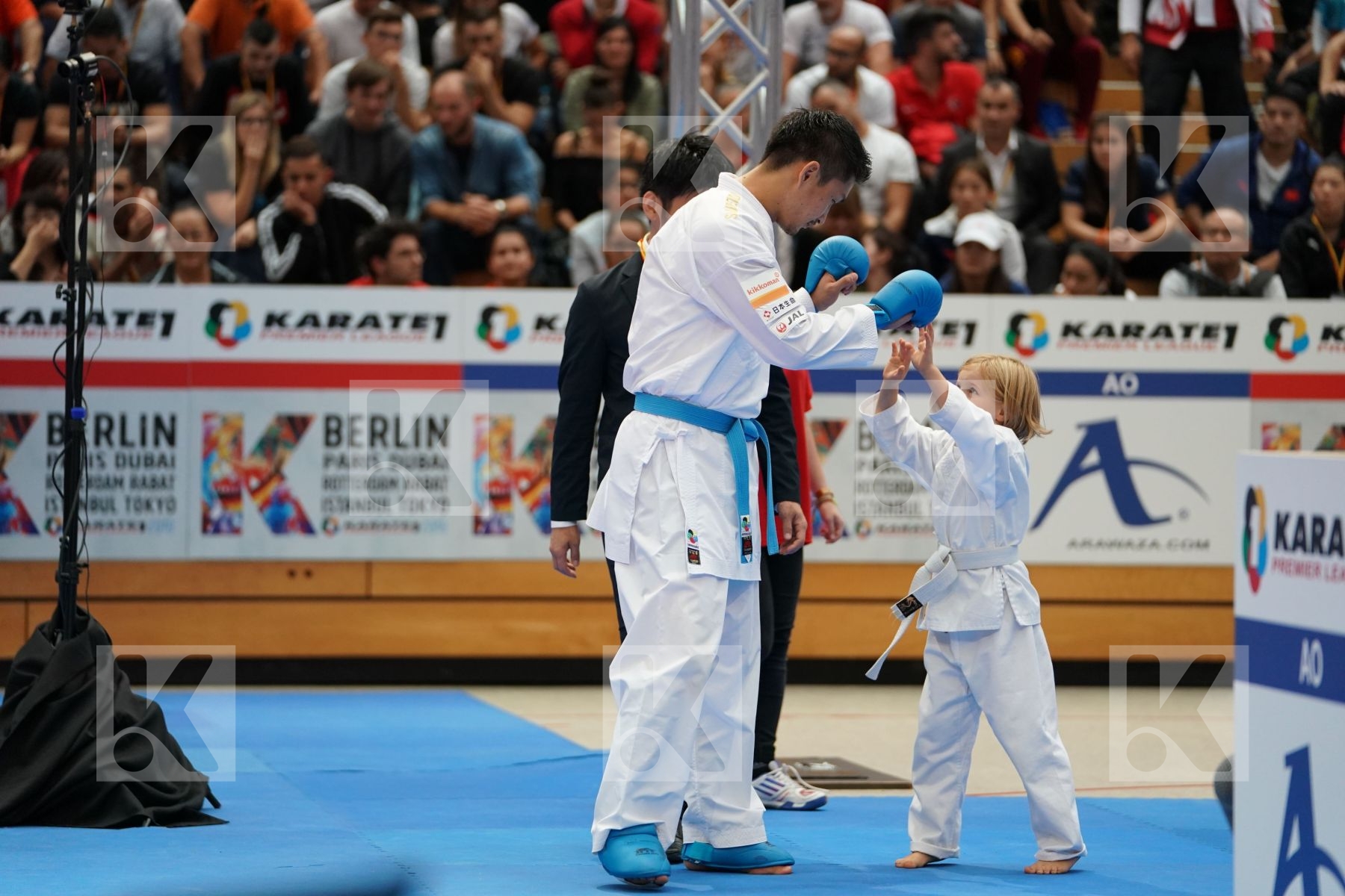 YULDASHEV DANIYAR (KAZAKHSTAN) vs ARAGA RYUTARO (JAPAN) in Senior Kumite Ð 84 Kg - Gold bout