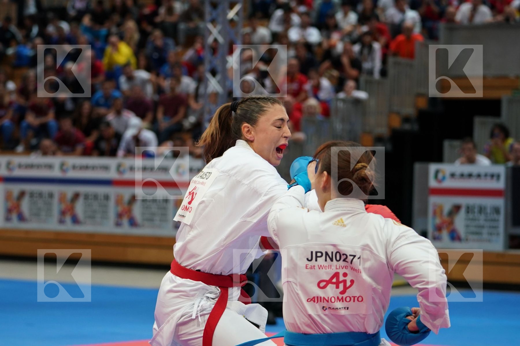 FERRACUTI CLIO (ITALIA) vs UEKUSA AYUMI (JAPAN) in Senior Kumite 68+ Kg - Gold bout