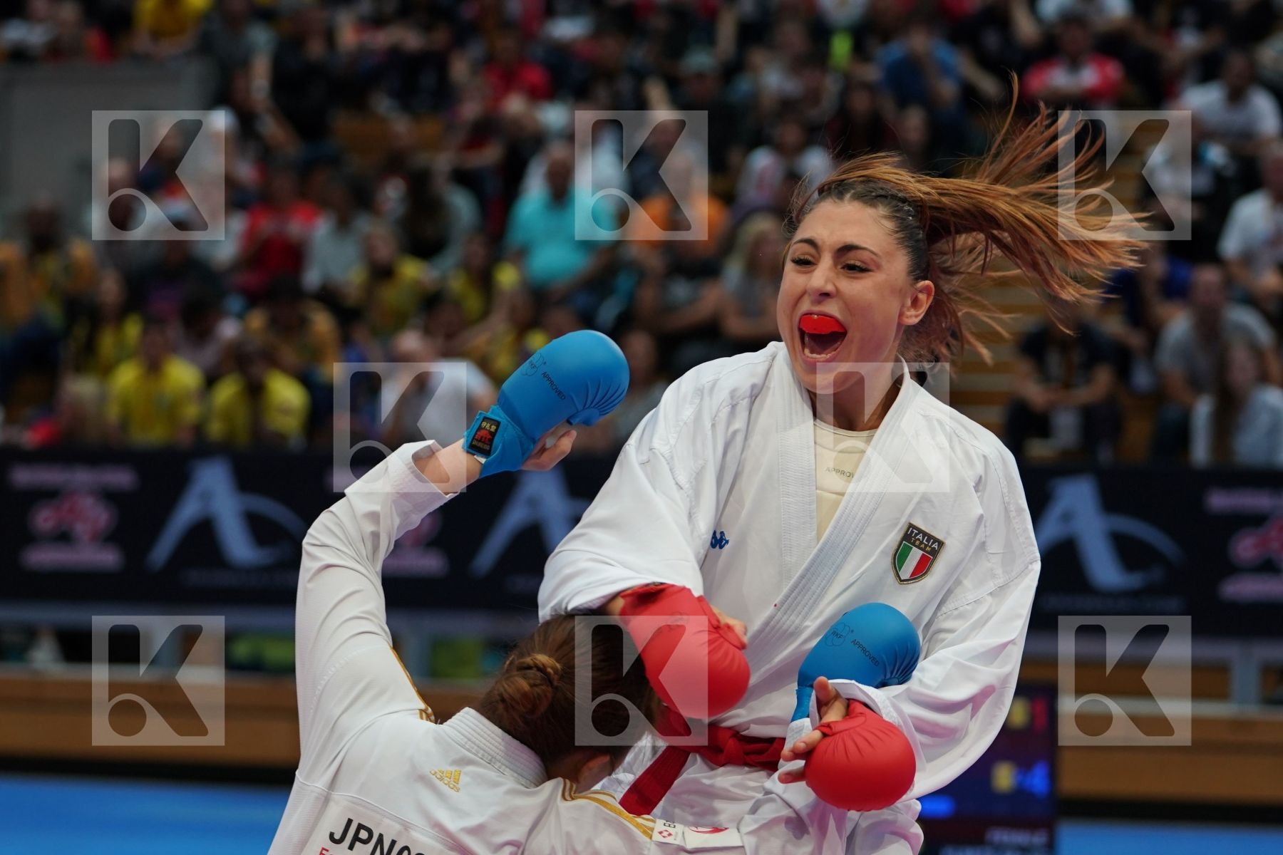 FERRACUTI CLIO (ITALIA) vs UEKUSA AYUMI (JAPAN) in Senior Kumite 68+ Kg - Gold bout