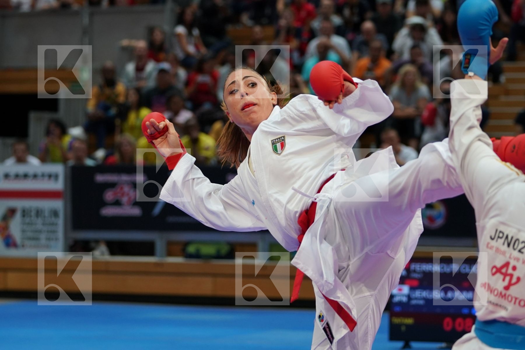 FERRACUTI CLIO (ITALIA) vs UEKUSA AYUMI (JAPAN) in Senior Kumite 68+ Kg - Gold bout