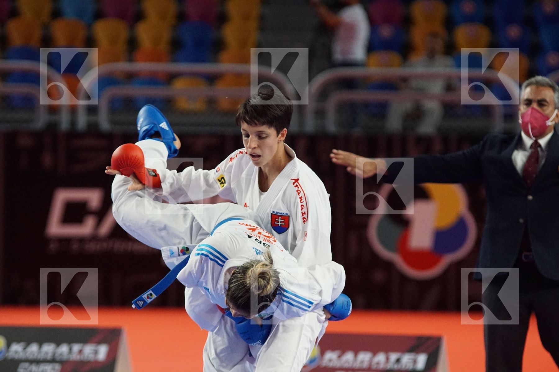 Hana KUKLOVA (SLOVAKIA) vs (Valeria KUMIZAKI (BRAZIL) in Female Kumite -55 Kg - Bronze bout