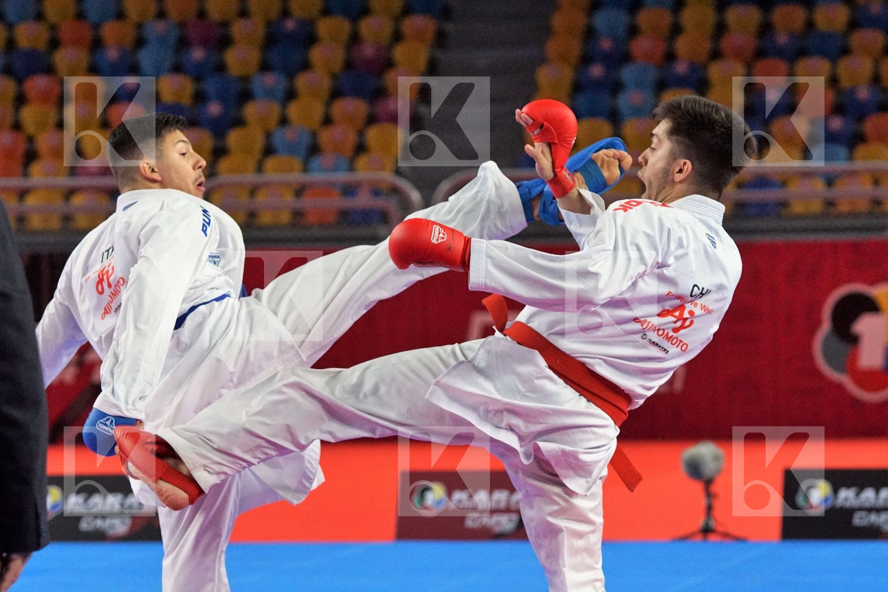 Matias Fuentes RODRIGUEZ (CHILE) vs (Daniele DE VIVO (ITALY) in Male Kumite -75 Kg - Bronze bout