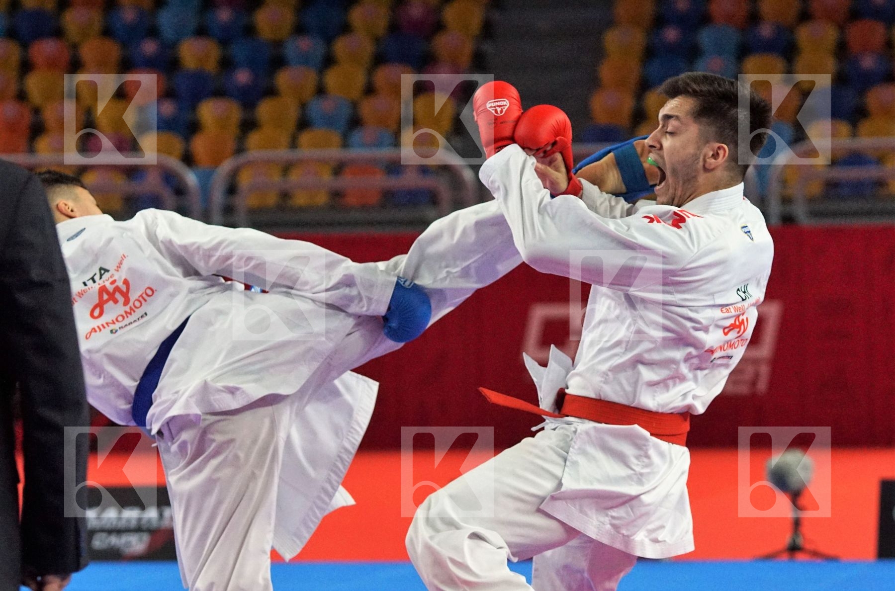Matias Fuentes RODRIGUEZ (CHILE) vs (Daniele DE VIVO (ITALY) in Male Kumite -75 Kg - Bronze bout