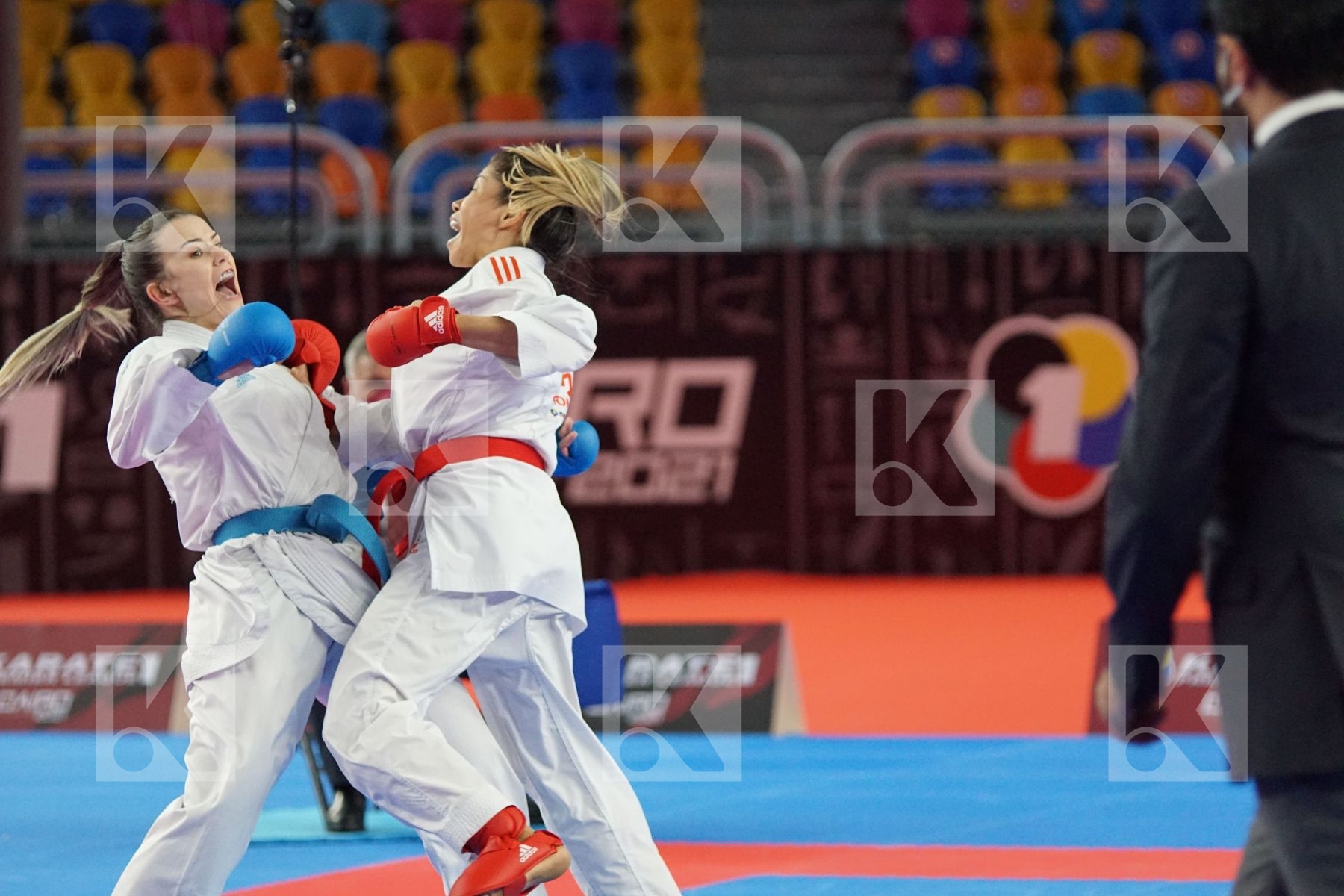 Valeria KUMIZAKI (BRAZIL) vs (Carolaini Zefino PEREIRA (BRAZIL) in Female Kumite -55 Kg - Gold bout