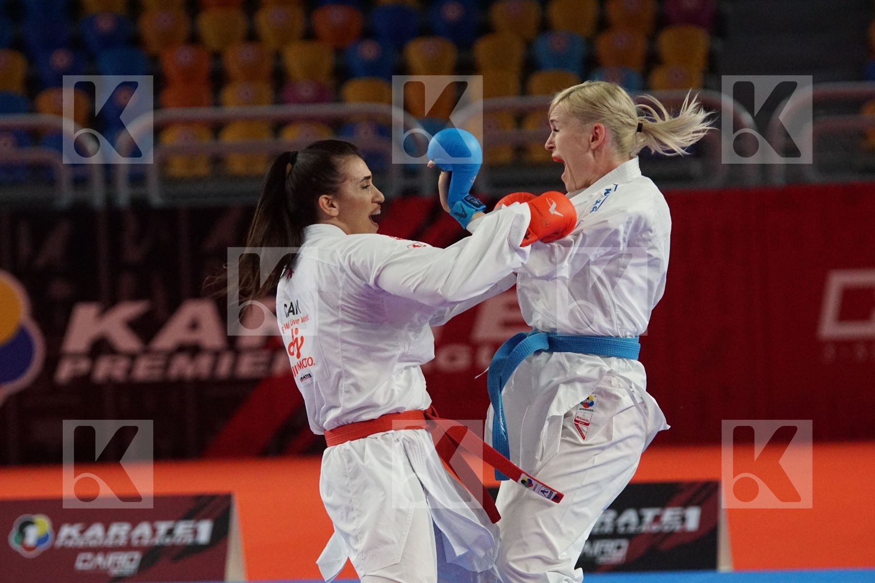 Anita SEROGINA (UKRAINE) vs (Haya JUMAA (CANADA) in Female Kumite -61 Kg - Gold bout