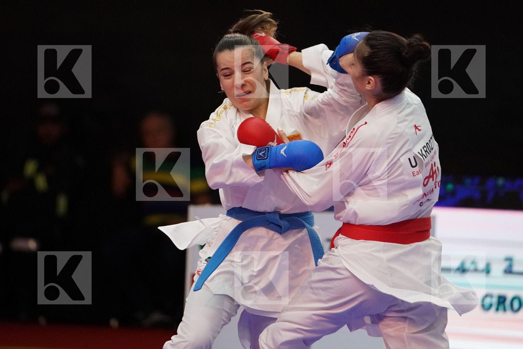 KRYVA KATERYNA (UKRAINE) VS OZCELIK ARAPOGLU SERAP (TURKEY) in Senior Kumite -50 Kg - Gold bout