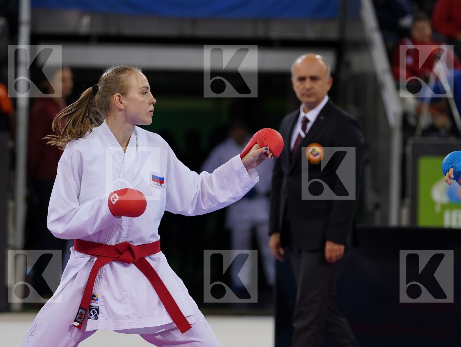 GATAULLINA NAILYA (RUSSIAN FEDERATION) vs YIN XIAOYAN (PEOPLES REPUBLIC OF CHINA) in Senior Kumite -61 Kg - Gold bout